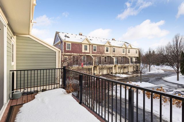 10756 Falling Water Lane B, Woodbury, MN 55129