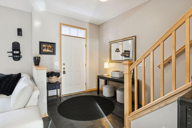 10756 Falling Water Lane B, Woodbury, MN 55129