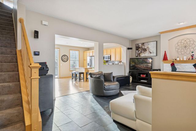 10756 Falling Water Lane B, Woodbury, MN 55129