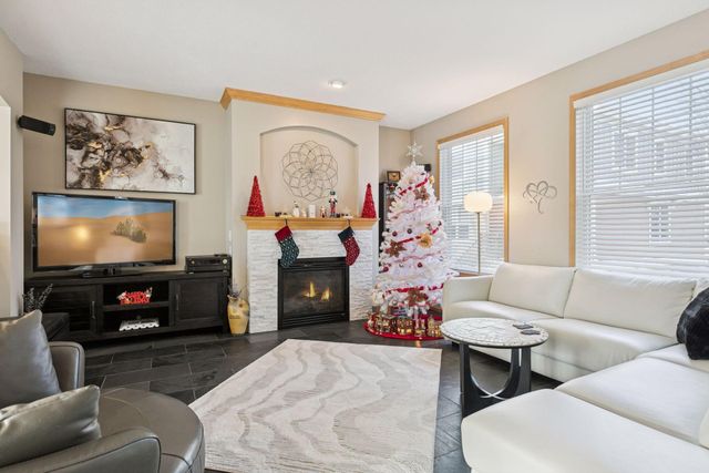 10756 Falling Water Lane B, Woodbury, MN 55129