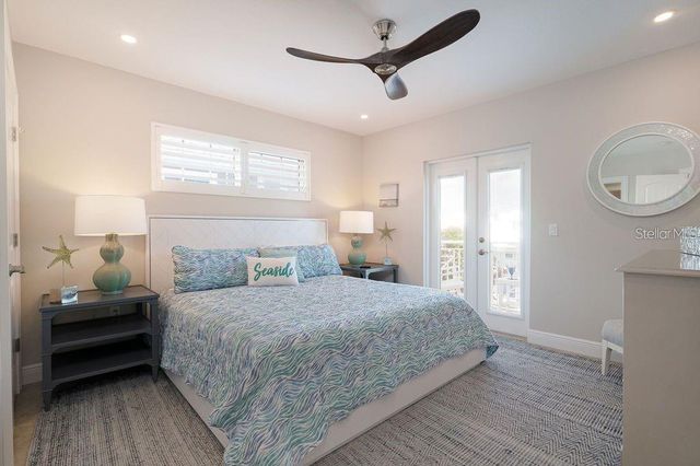 130 50TH STREET, Holmes Beach, FL 34217