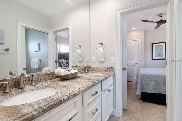 130 50TH STREET, Holmes Beach, FL 34217