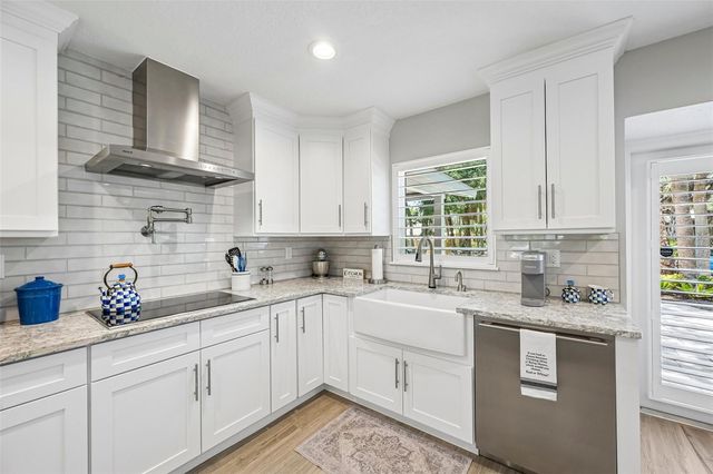 810 PLYMOUTH STREET, Sarasota, FL 34242
