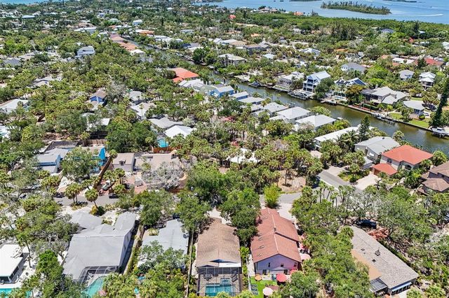 810 PLYMOUTH STREET, Sarasota, FL 34242