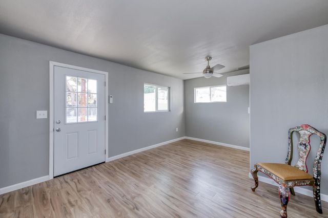 12712 E Mckinley Avenue, Sanger, CA 93657