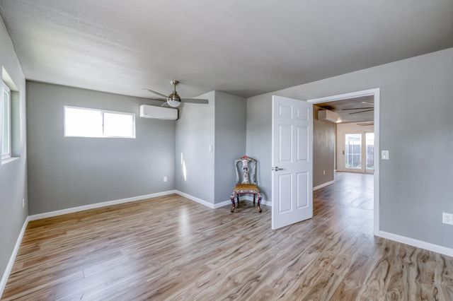 12712 E Mckinley Avenue, Sanger, CA 93657