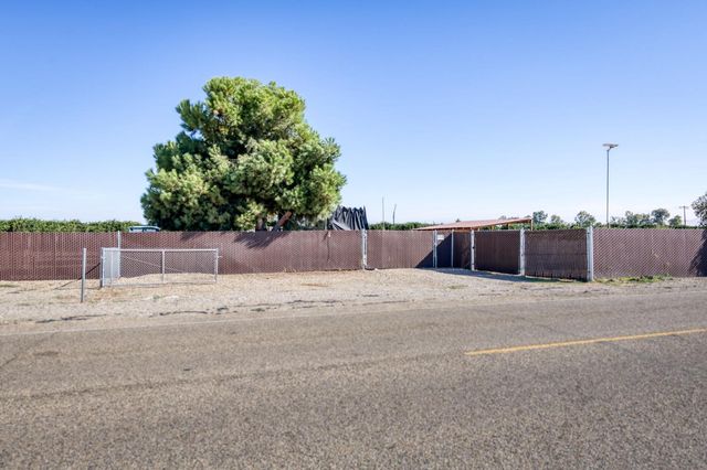 12712 E Mckinley Avenue, Sanger, CA 93657
