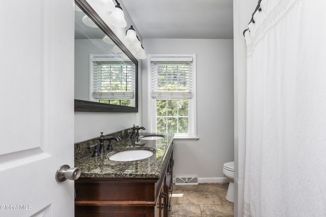 90 Teliska Avenue, North Greenbush, NY 12144