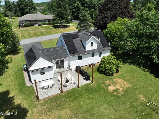 90 Teliska Avenue, North Greenbush, NY 12144