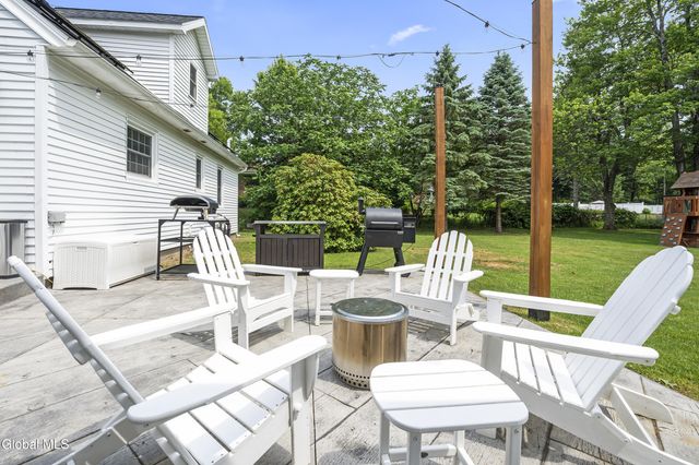 90 Teliska Avenue, North Greenbush, NY 12144