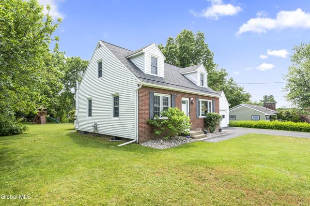 90 Teliska Avenue, North Greenbush, NY 12144