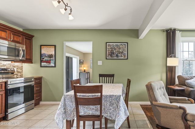 90 Teliska Avenue, North Greenbush, NY 12144