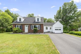 90 Teliska Avenue, North Greenbush, NY 12144
