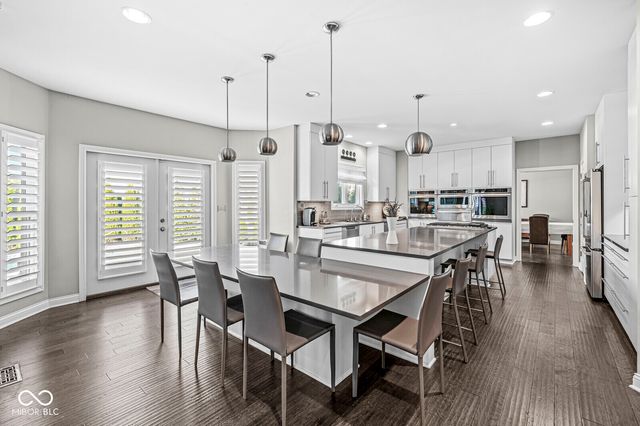 950 Westlake Hills Drive, Columbus, IN 47201