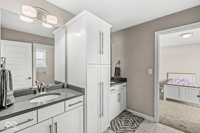 950 Westlake Hills Drive, Columbus, IN 47201