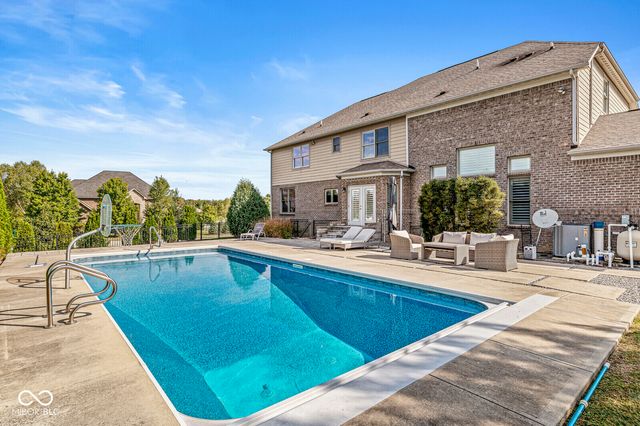 950 Westlake Hills Drive, Columbus, IN 47201