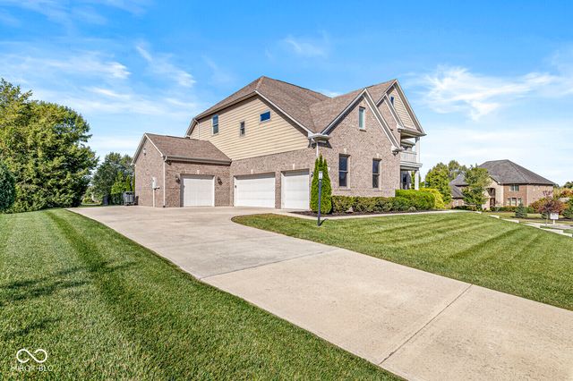 950 Westlake Hills Drive, Columbus, IN 47201