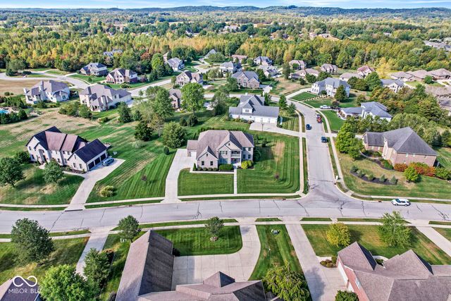 950 Westlake Hills Drive, Columbus, IN 47201