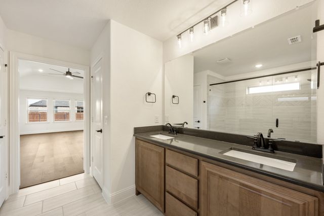 1008 Stonehaven Drive, Justin, TX 76247