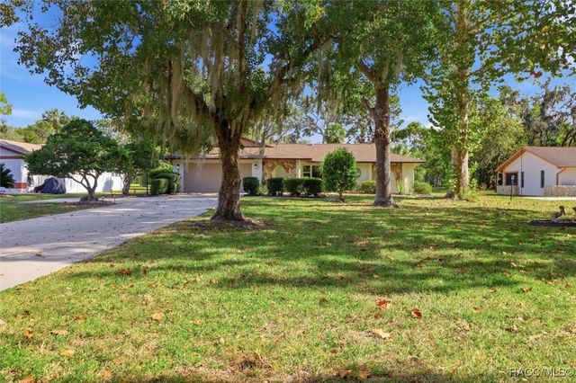 7 Bumelia Court, Homosassa, FL 34446