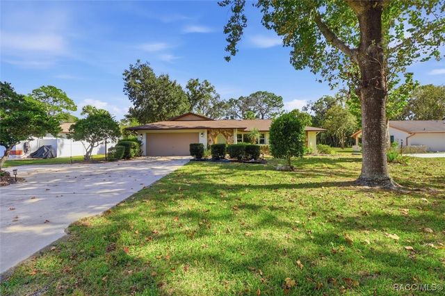 7 Bumelia Court, Homosassa, FL 34446
