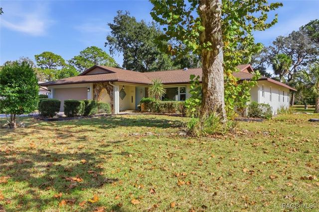 7 Bumelia Court, Homosassa, FL 34446