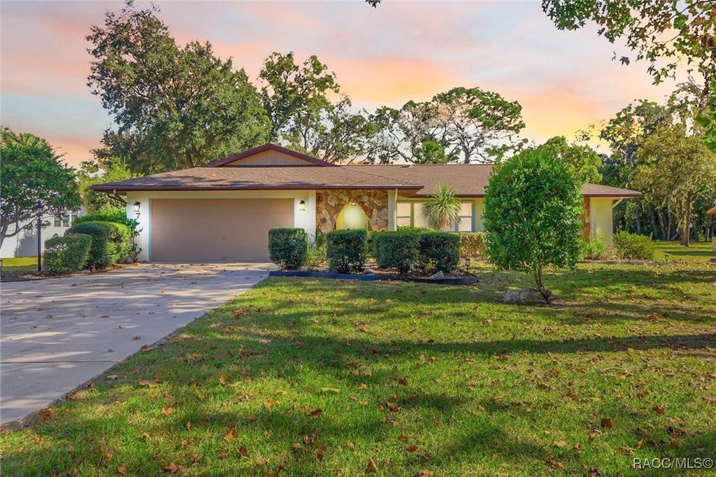 7 Bumelia Court, Homosassa, FL 34446