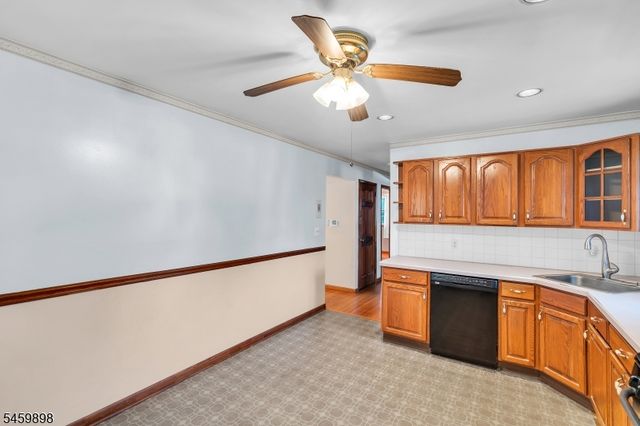 10 Park Ter, East Hanover Twp., NJ 07936