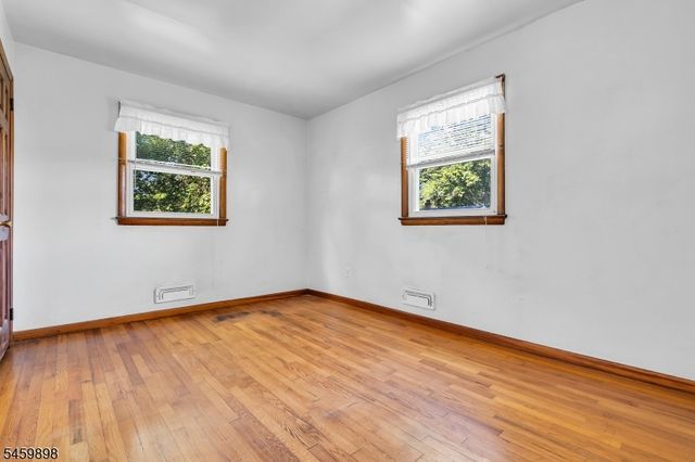 10 Park Ter, East Hanover Twp., NJ 07936