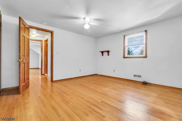 10 Park Ter, East Hanover Twp., NJ 07936