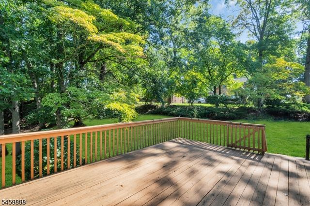 10 Park Ter, East Hanover Twp., NJ 07936