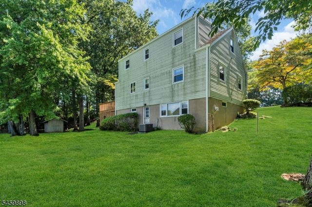10 Park Ter, East Hanover Twp., NJ 07936