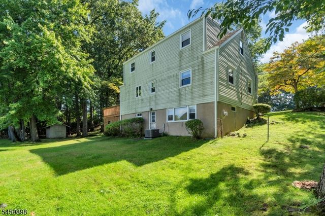 10 Park Ter, East Hanover Twp., NJ 07936