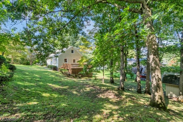 10 Park Ter, East Hanover Twp., NJ 07936