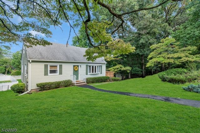 10 Park Ter, East Hanover Twp., NJ 07936