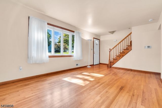 10 Park Ter, East Hanover Twp., NJ 07936