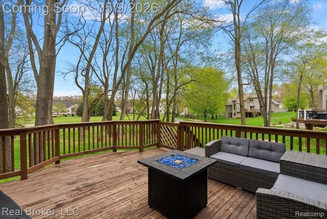 1111 Elk Run, Marion Township, MI 48843