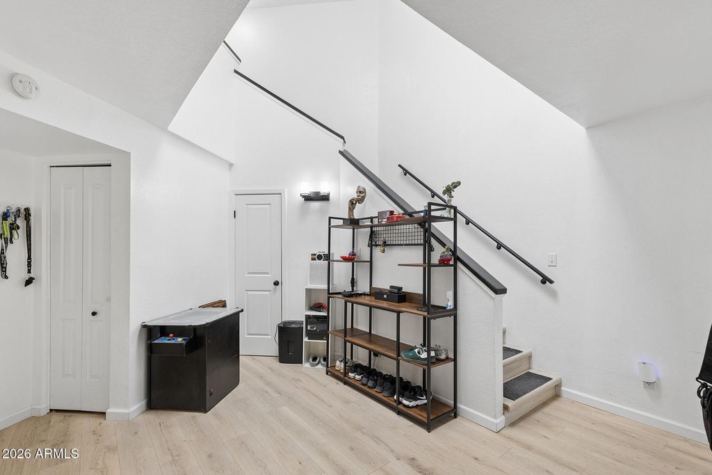 Image 11 of property listing at 8858 N 47TH Lane, Glendale, AZ 85302