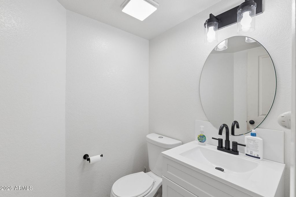 Image 13 of property listing at 8858 N 47TH Lane, Glendale, AZ 85302