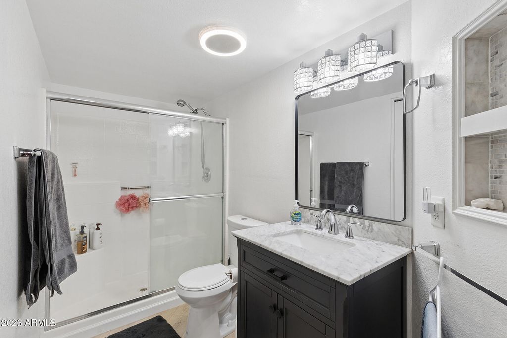 Image 17 of property listing at 8858 N 47TH Lane, Glendale, AZ 85302