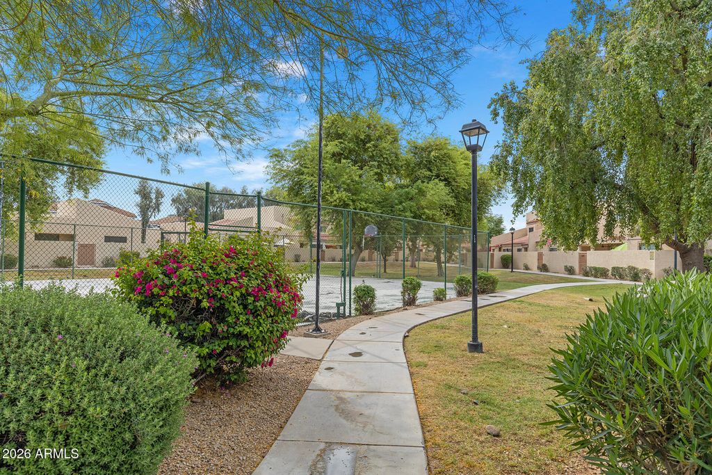 Image 27 of property listing at 8858 N 47TH Lane, Glendale, AZ 85302