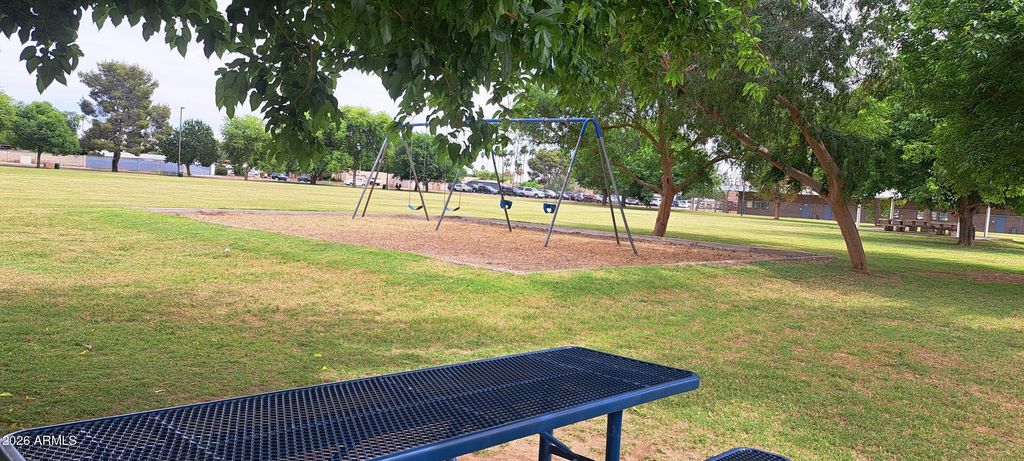 Image 32 of property listing at 8858 N 47TH Lane, Glendale, AZ 85302