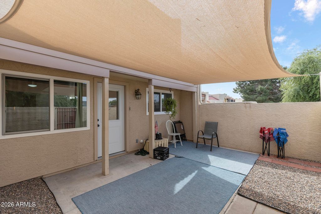 Image 4 of property listing at 8858 N 47TH Lane, Glendale, AZ 85302