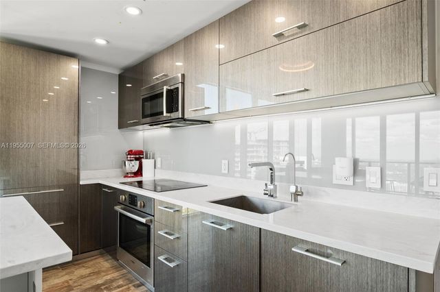 650 NE 32nd St 4008, Miami, FL 33137