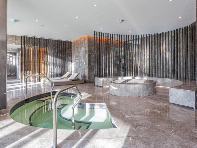 650 NE 32nd St 4008, Miami, FL 33137