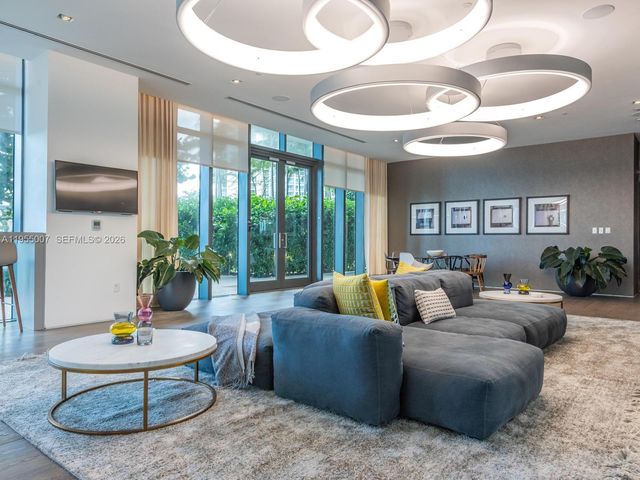 650 NE 32nd St 4008, Miami, FL 33137