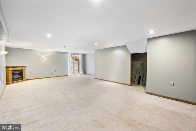 524 OAKTREE CT, Pottstown, PA 19464