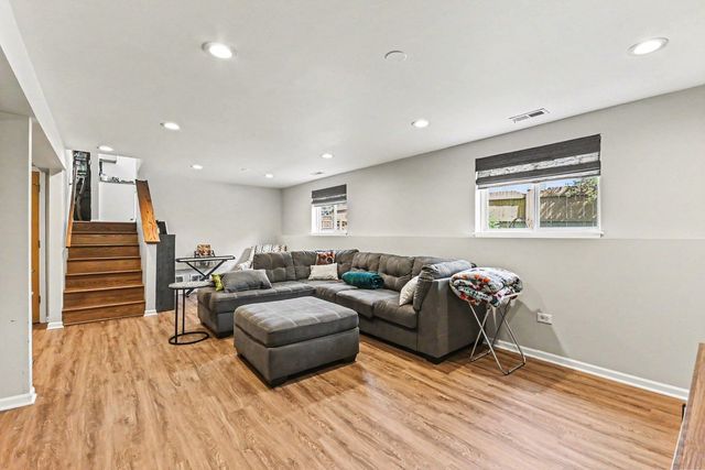 944 Premrose Court, Romeoville, IL 60446