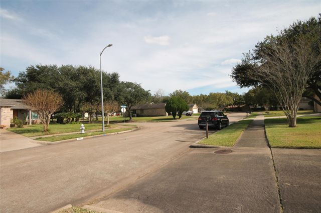 3410 Hillstone Drive, Sugar Land, TX 77479