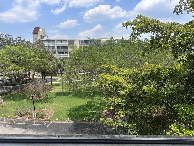 7021 Environ Boulevard 317, Lauderhill, FL 33319